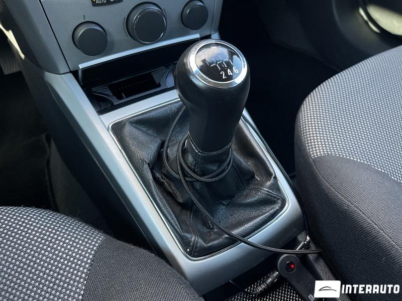 Opel Astra 12 opel astra 2009