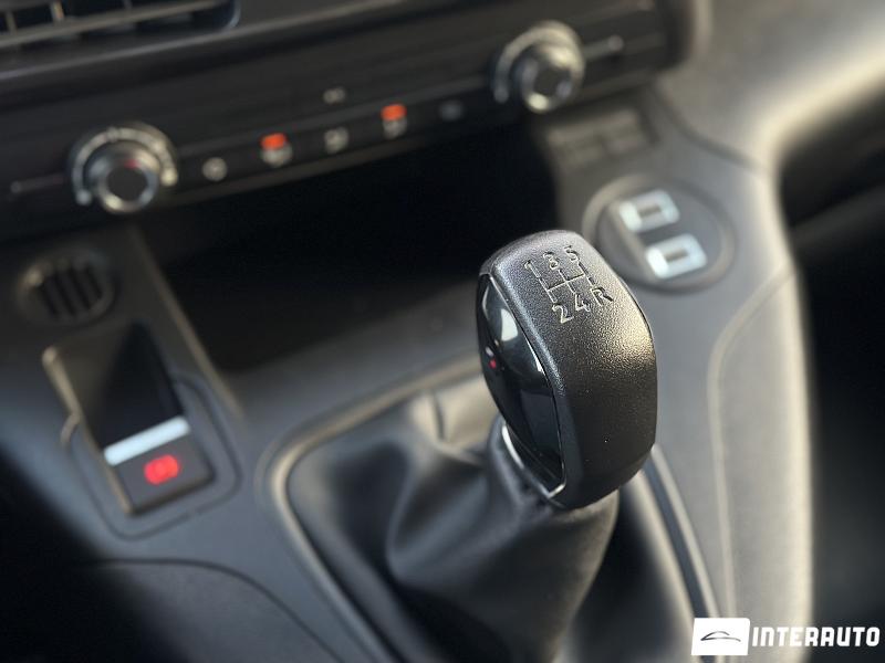 Toyota Proace 13 toyota proace 2024