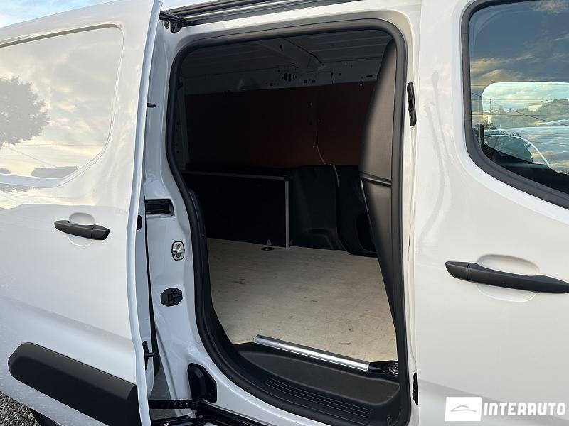 Toyota Proace 15 toyota proace 2024