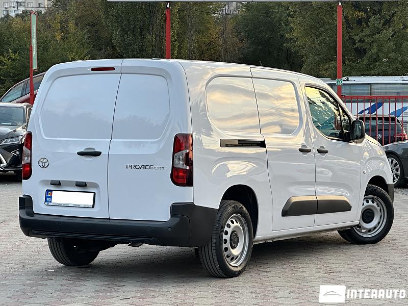 Toyota Proace 2 toyota proace 2024