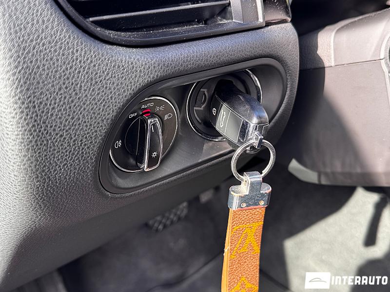 Porsche Macan 18 porsche macan 2018