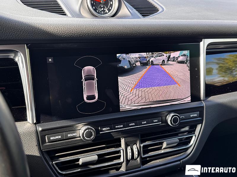 Porsche Macan 12 porsche macan 2018