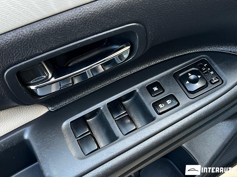 Mitsubishi Outlander 7 mitsubishi outlander 2013