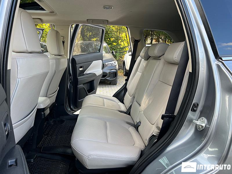 Mitsubishi Outlander 18 mitsubishi outlander 2013