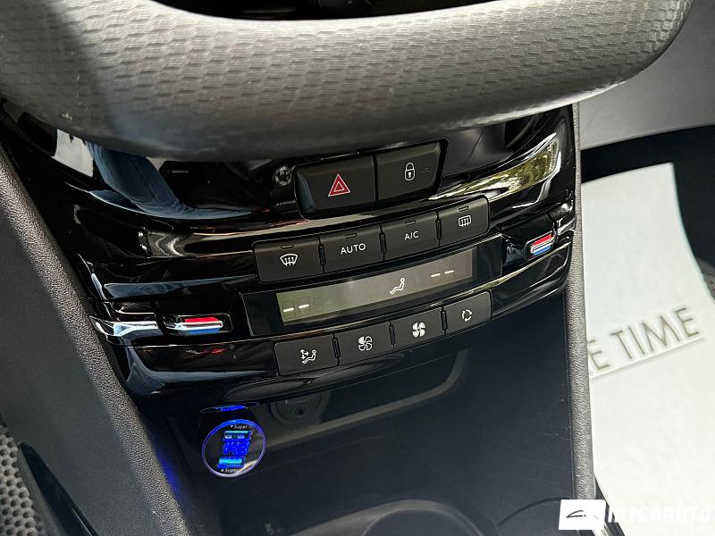 Peugeot 2008 11 peugeot 2008 2018