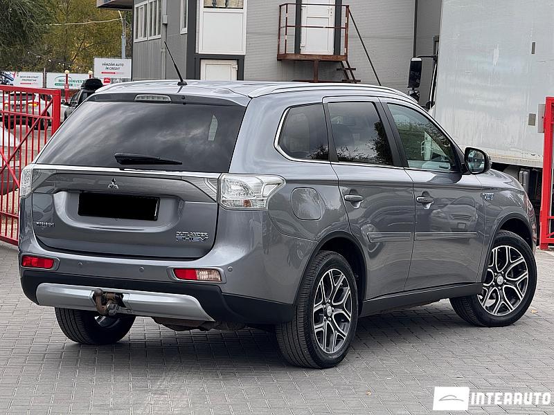 Mitsubishi Outlander 3 mitsubishi outlander 2015