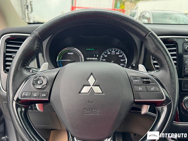 Mitsubishi Outlander 8 mitsubishi outlander 2015