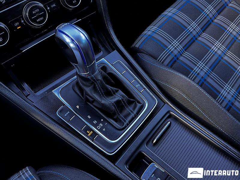 Volkswagen Golf GTE 12 volkswagen golf gte 2015