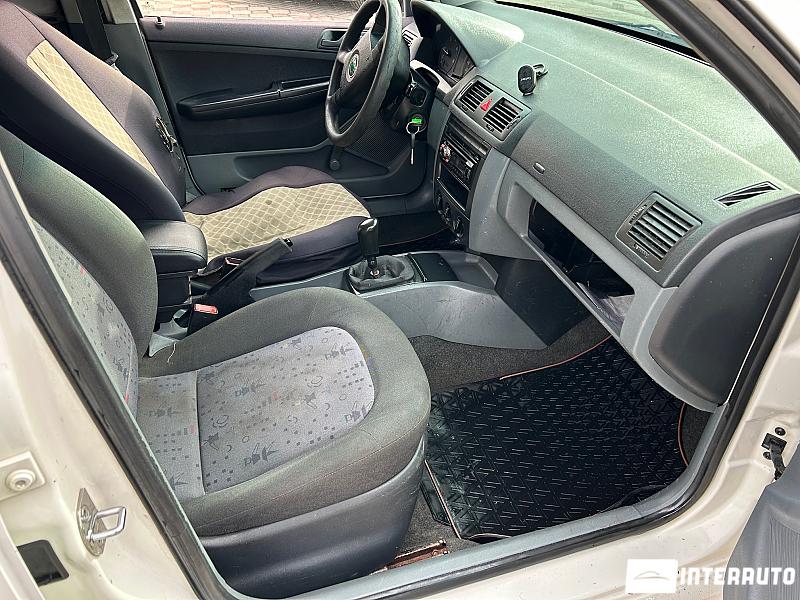 Skoda Fabia 11 skoda fabia 2003