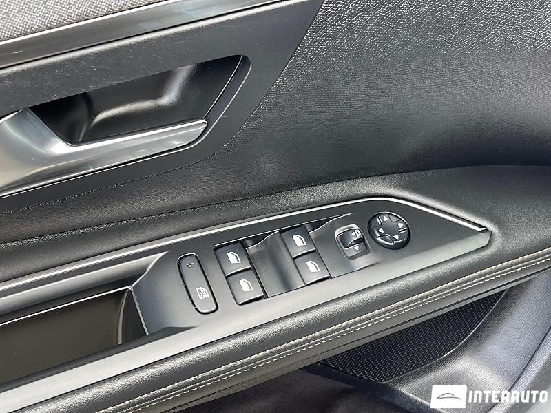 Peugeot 5008 17 peugeot 5008 2020