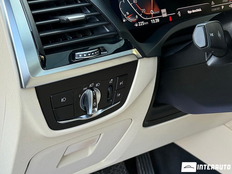 BMW X4 3.0i 9 bmw x4 3.0i 2020