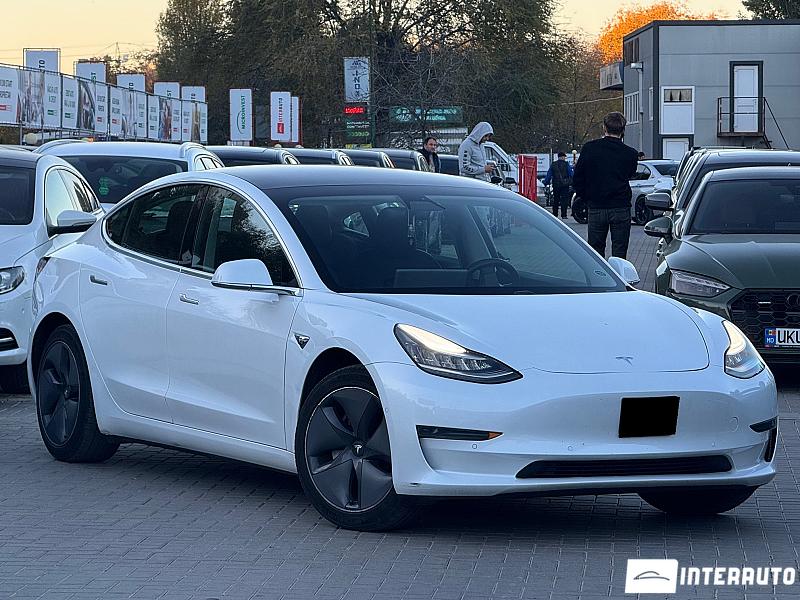 tesla model 3 2020