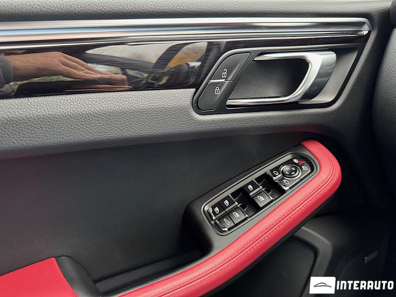 Porsche Macan 18 porsche macan 2019