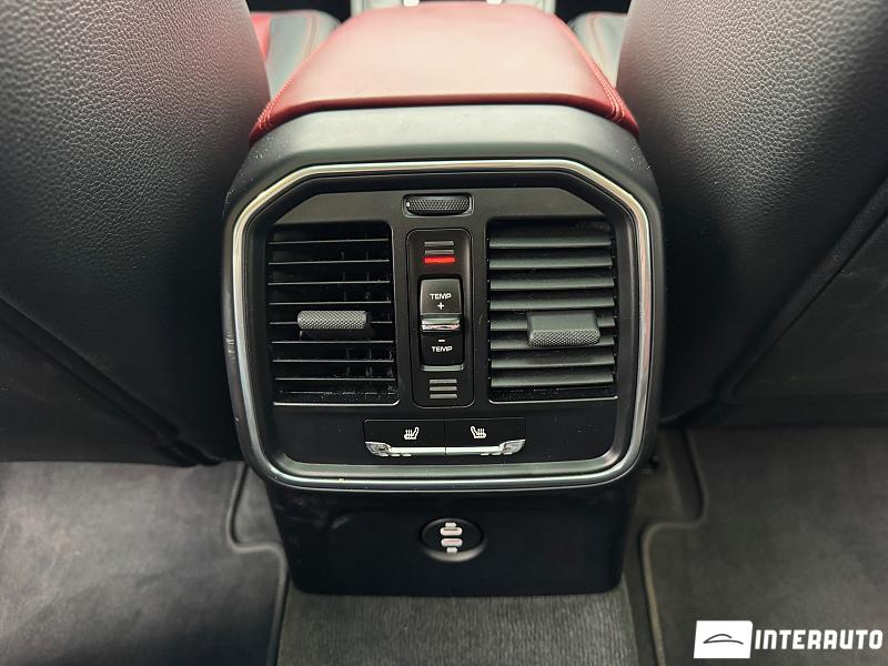 Porsche Macan 19 porsche macan 2019