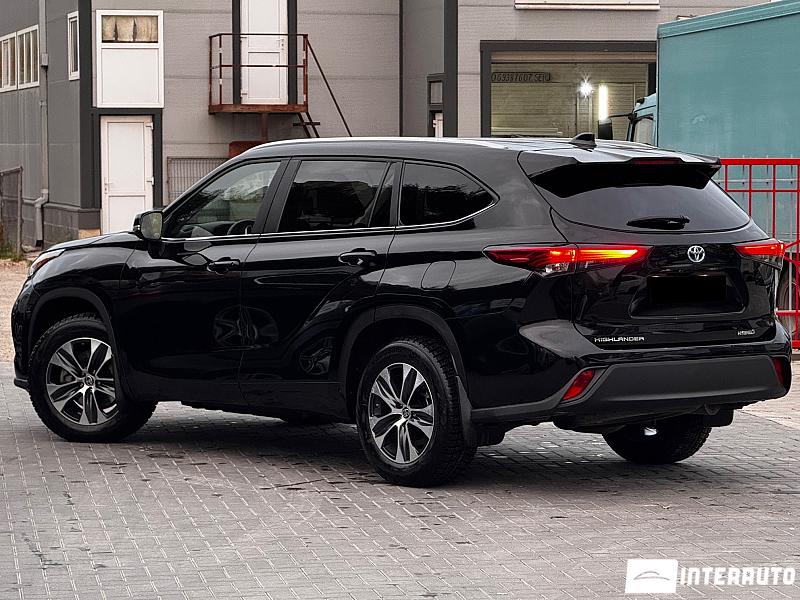 Toyota Highlander 2 toyota highlander 2023