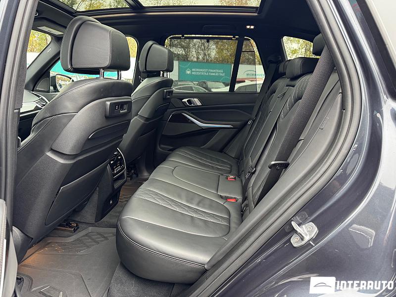 BMW X5 4.0i 8 bmw x5 4.0i 2019