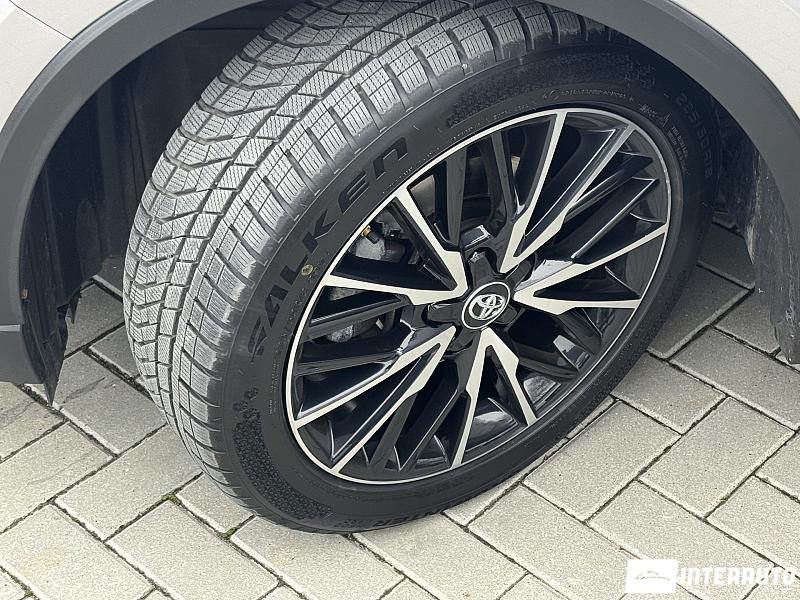 Toyota C-HR 18 toyota c-hr 2016