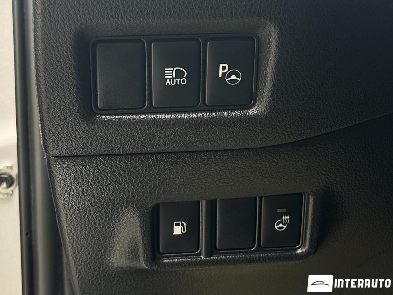 Toyota C-HR 21 toyota c-hr 2016