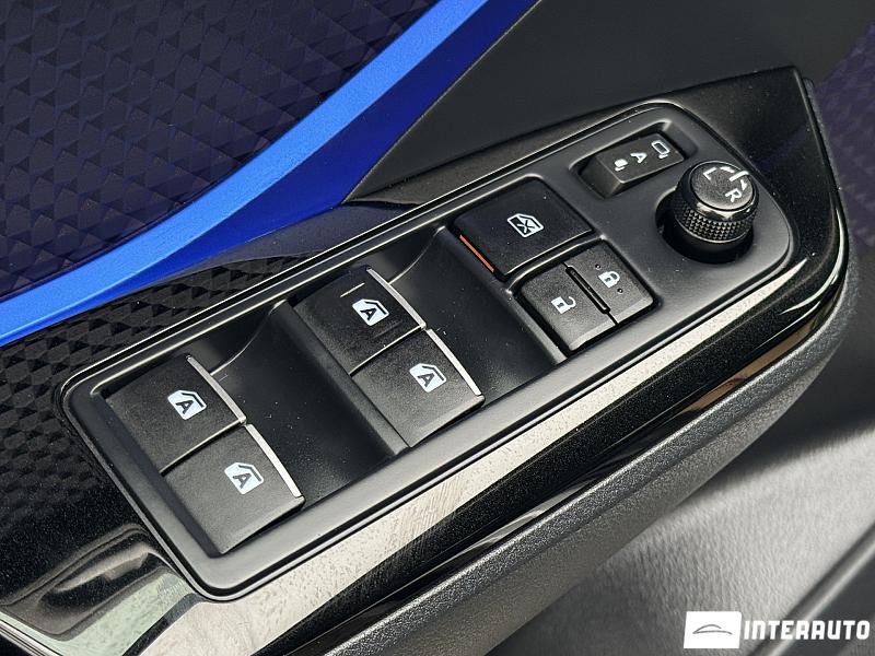 Toyota C-HR 20 toyota c-hr 2016