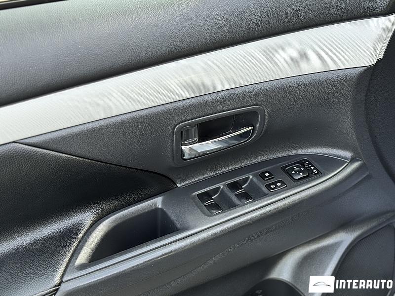 Mitsubishi Outlander 7 mitsubishi outlander 2013