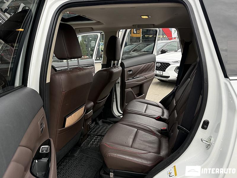 Mitsubishi Outlander 13 mitsubishi outlander 2018