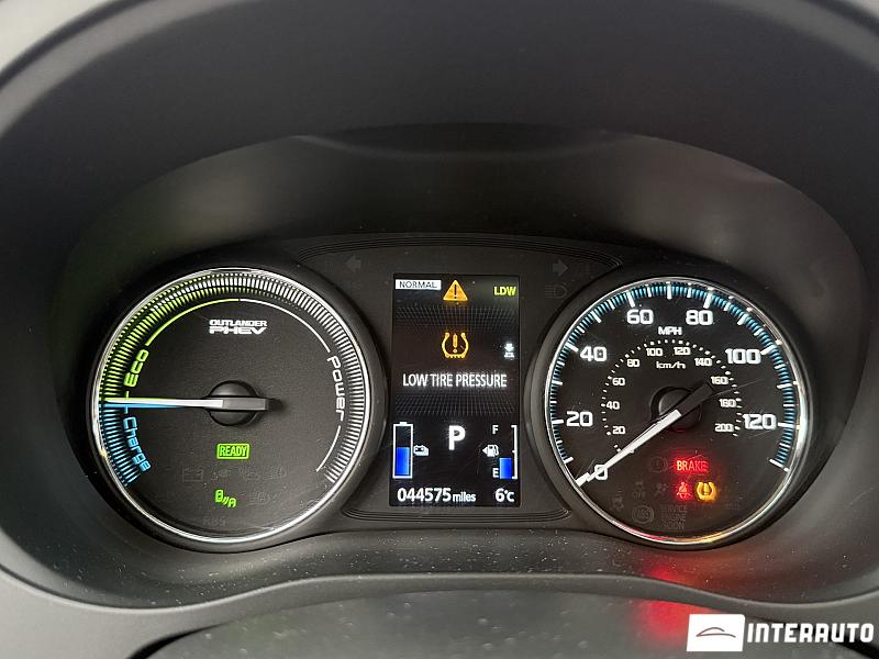 Mitsubishi Outlander 8 mitsubishi outlander 2018