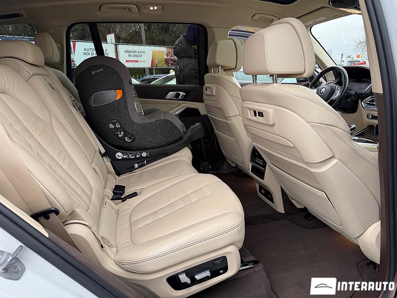 BMW X7 4.0i 19 bmw x7 4.0i 2019