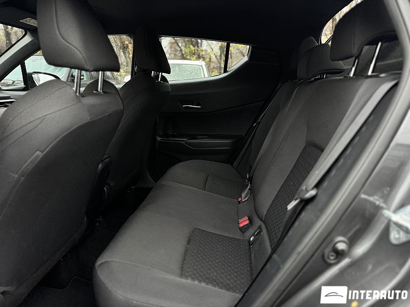 Toyota C-HR 16 toyota c-hr 2020