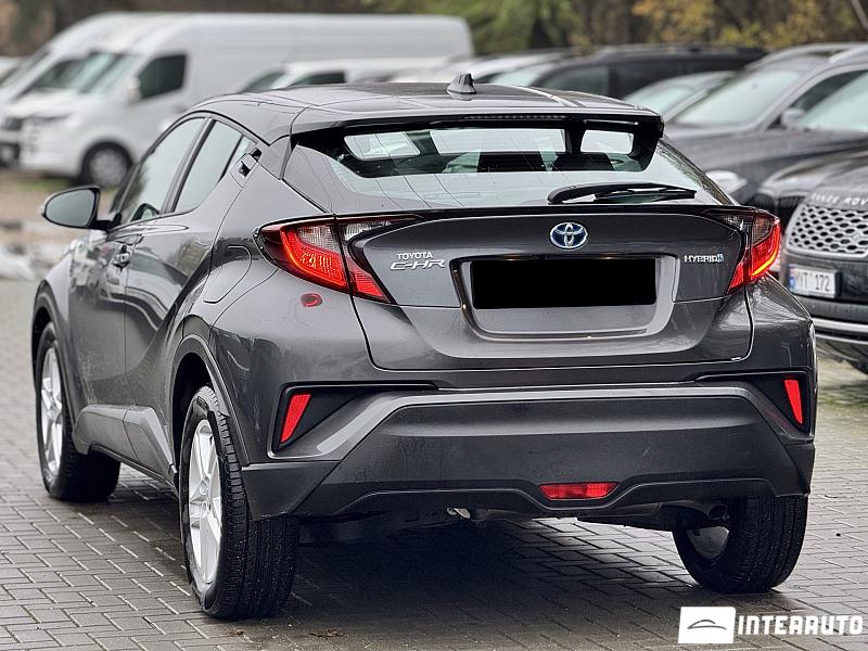 Toyota C-HR 2 toyota c-hr 2020