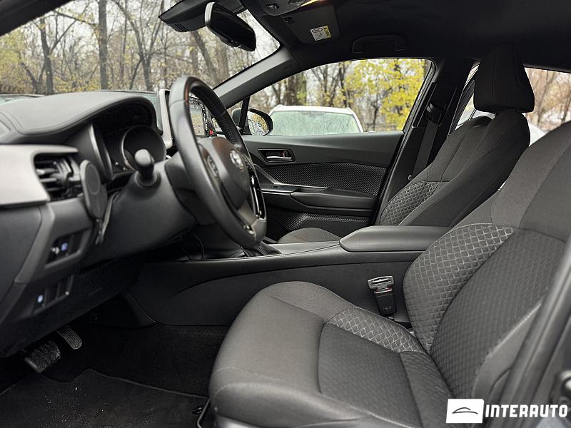 Toyota C-HR 7 toyota c-hr 2020