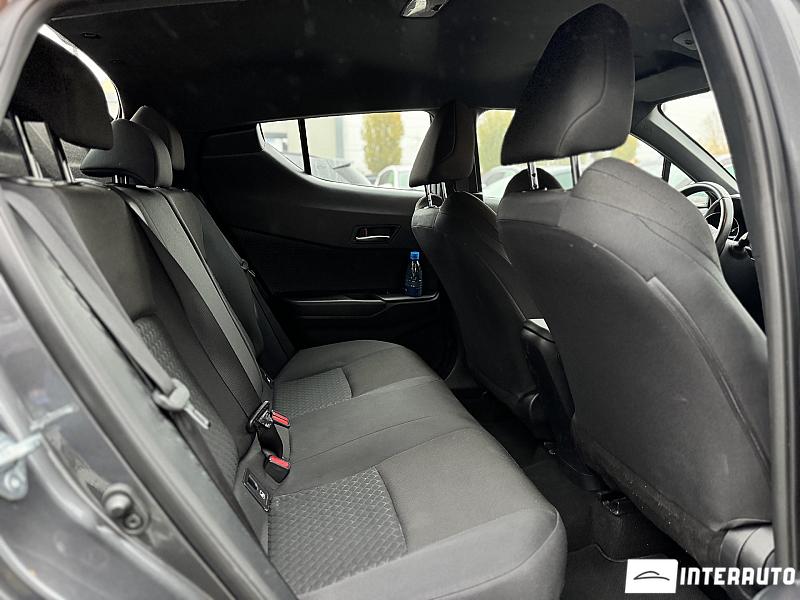 Toyota C-HR 17 toyota c-hr 2020