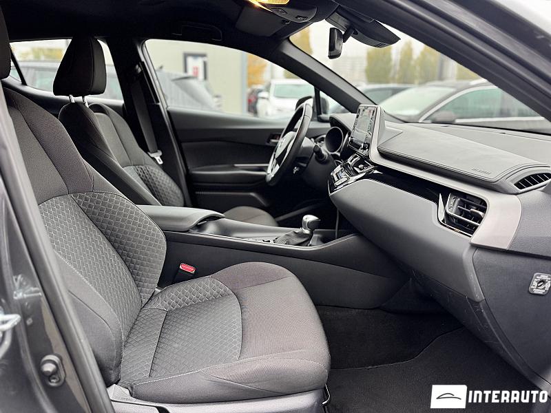 Toyota C-HR 18 toyota c-hr 2020