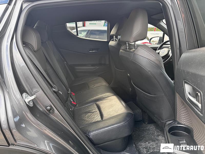 Toyota C-HR 16 toyota c-hr 2021