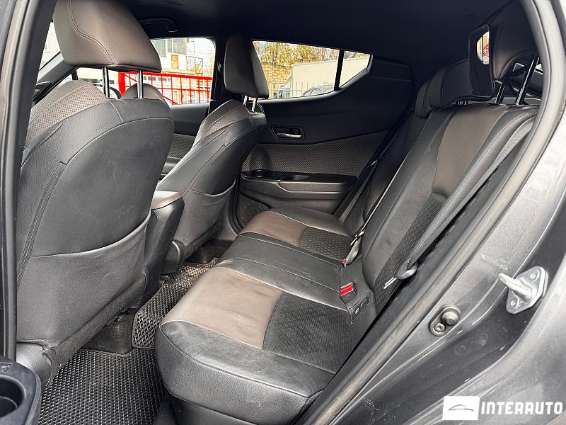 Toyota C-HR 15 toyota c-hr 2021