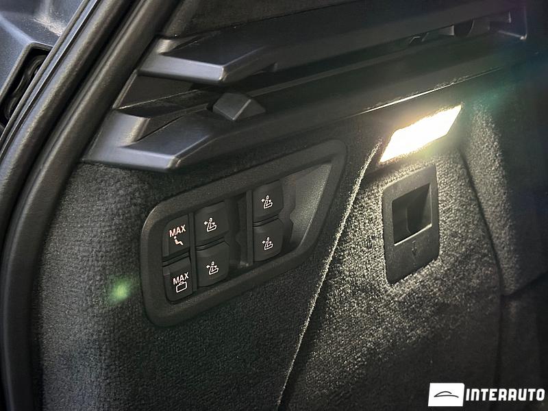 BMW X7 4.0i 19 bmw x7 4.0i 2020