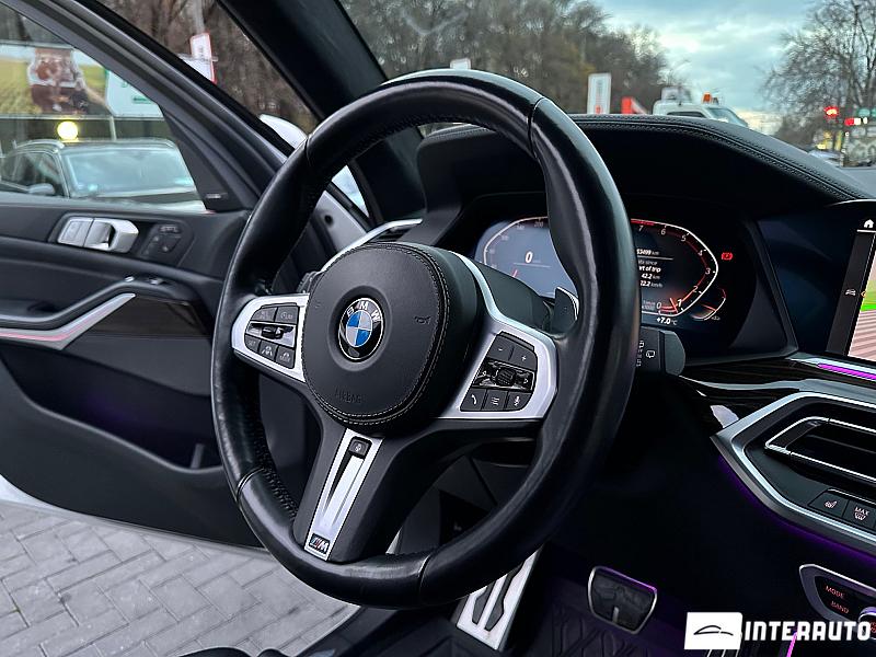 BMW X7 4.0i 8 bmw x7 4.0i 2020