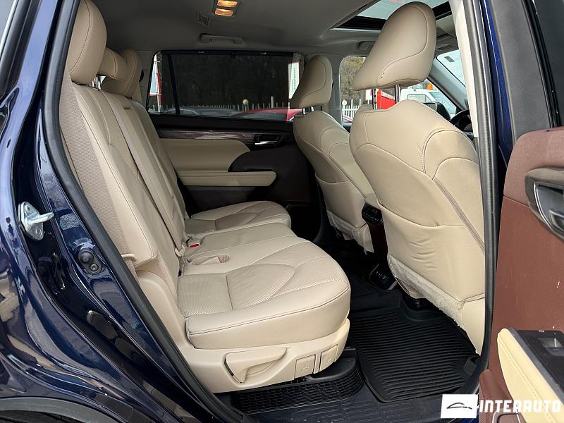 Toyota Highlander 18 toyota highlander 2020