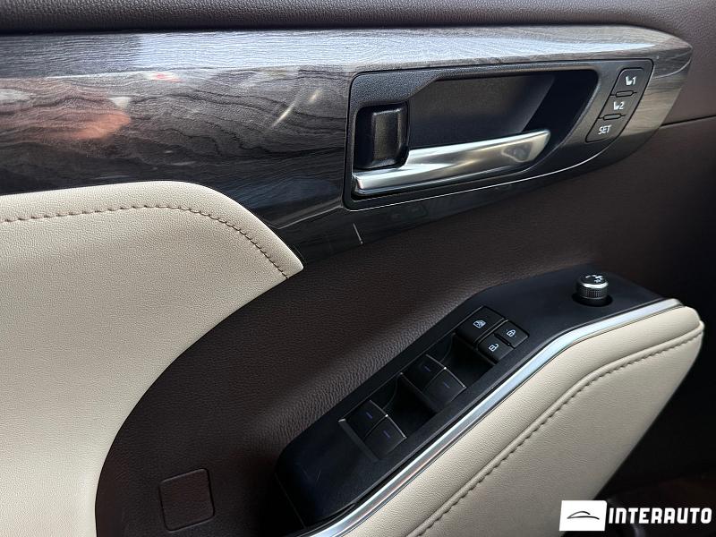 Toyota Highlander 15 toyota highlander 2020