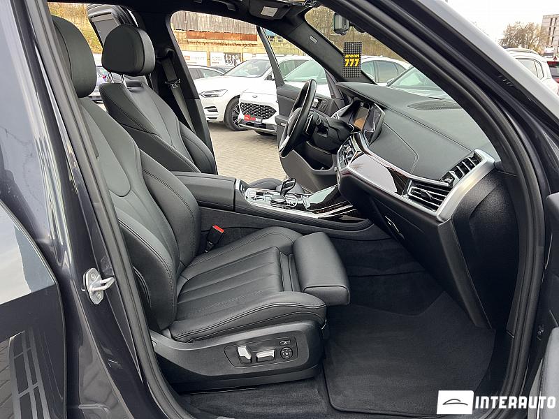 BMW X7 4.0i 19 bmw x7 4.0i 2019