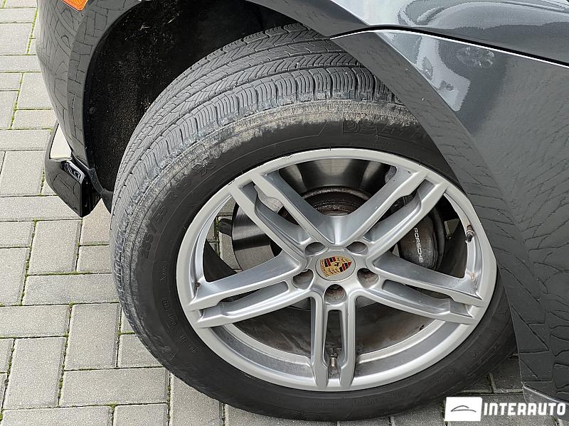 Porsche Macan 17 porsche macan 2016