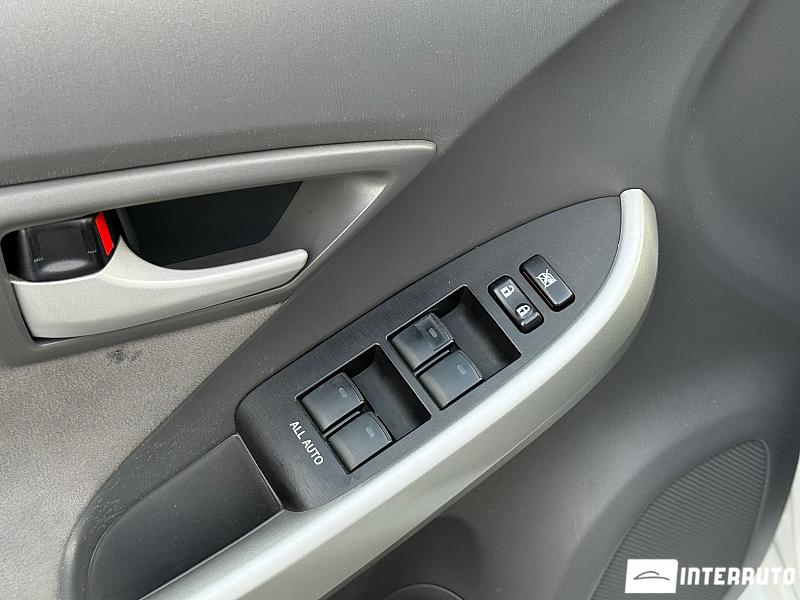 Toyota Prius 7 toyota prius 2010