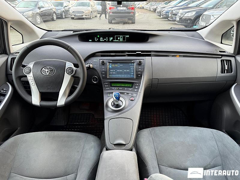 Toyota Prius 8 toyota prius 2010