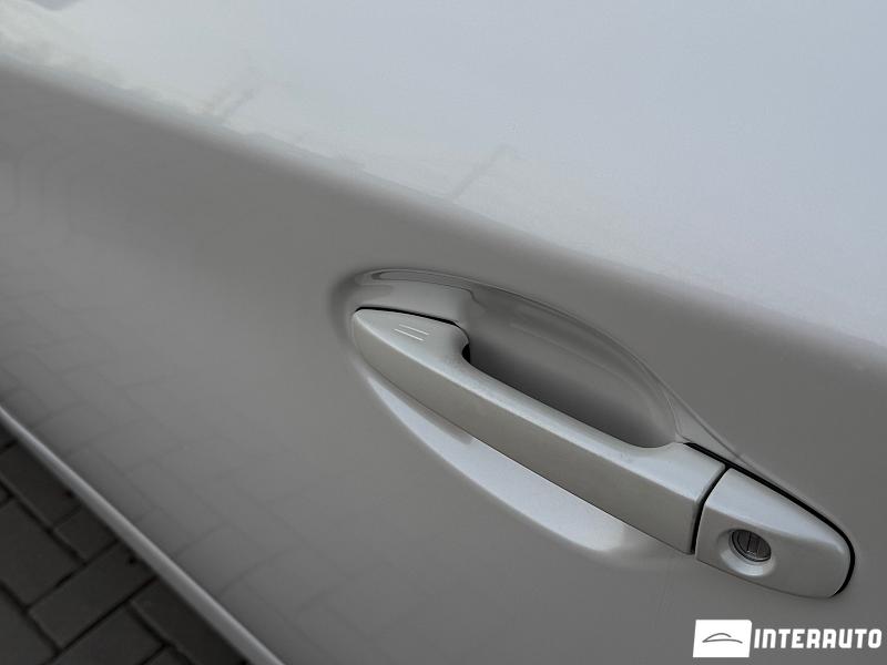 Toyota Prius 5 toyota prius 2010