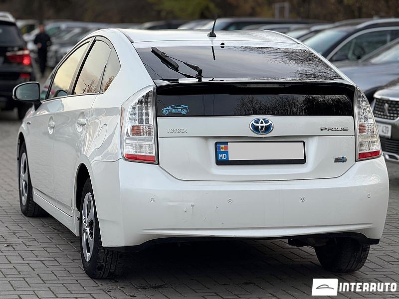 Toyota Prius 4 toyota prius 2010