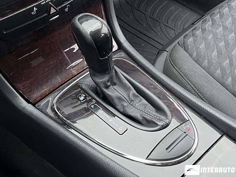 Mercedes E 200 11 mercedes e 200 2005