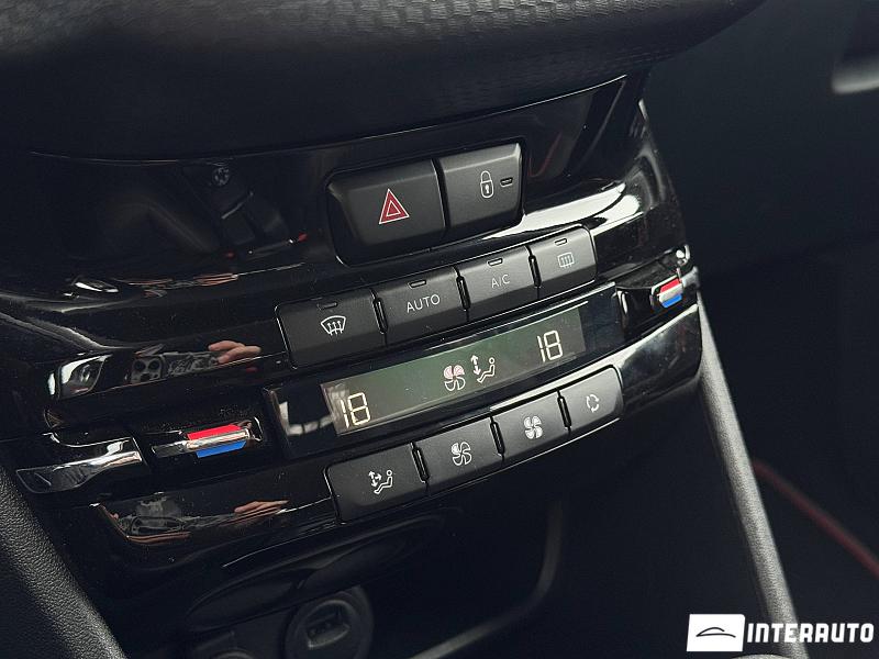 Peugeot 2008 11 peugeot 2008 2019