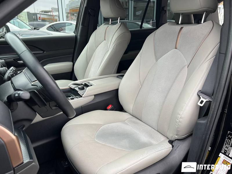 Toyota Grand Highlander 8 toyota grand highlander 2023