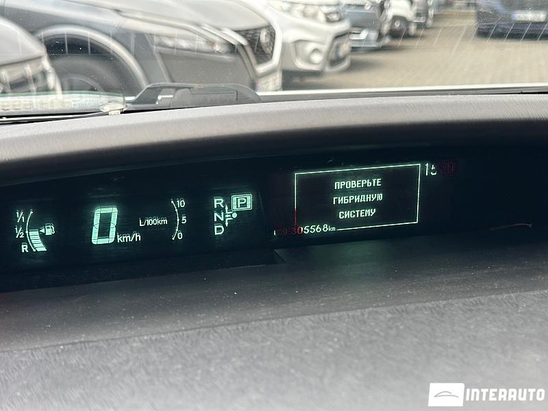 Toyota Prius 9 toyota prius 2010