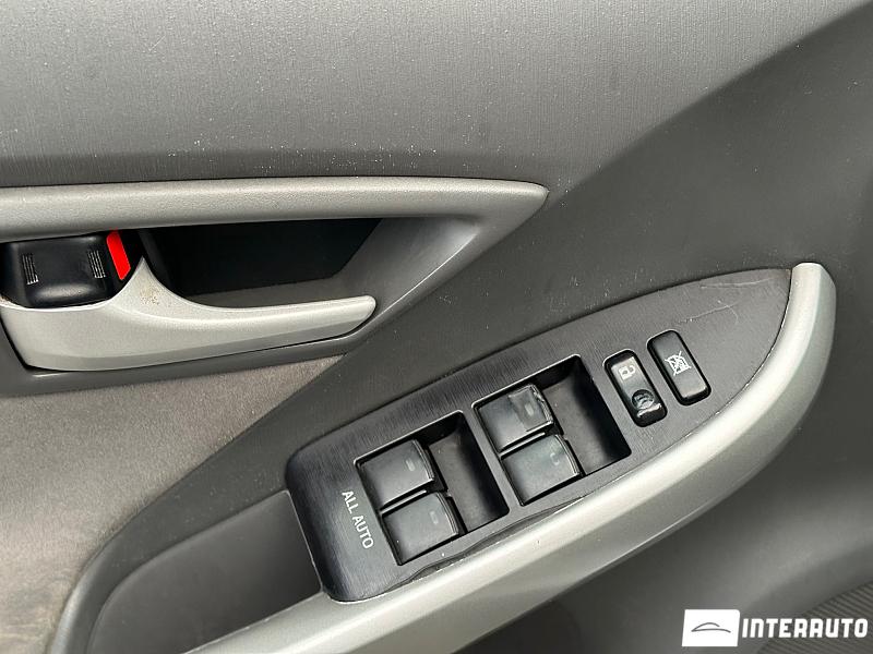 Toyota Prius 13 toyota prius 2010