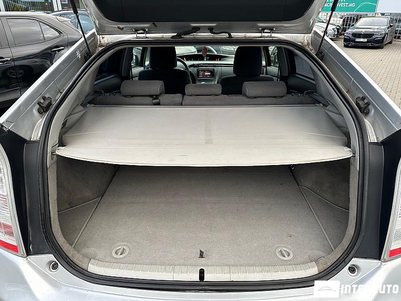 Toyota Prius 15 toyota prius 2010